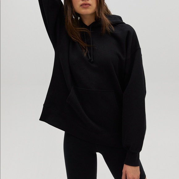Aritzia Tops - Aritzia TNA boyfriend hoodie black